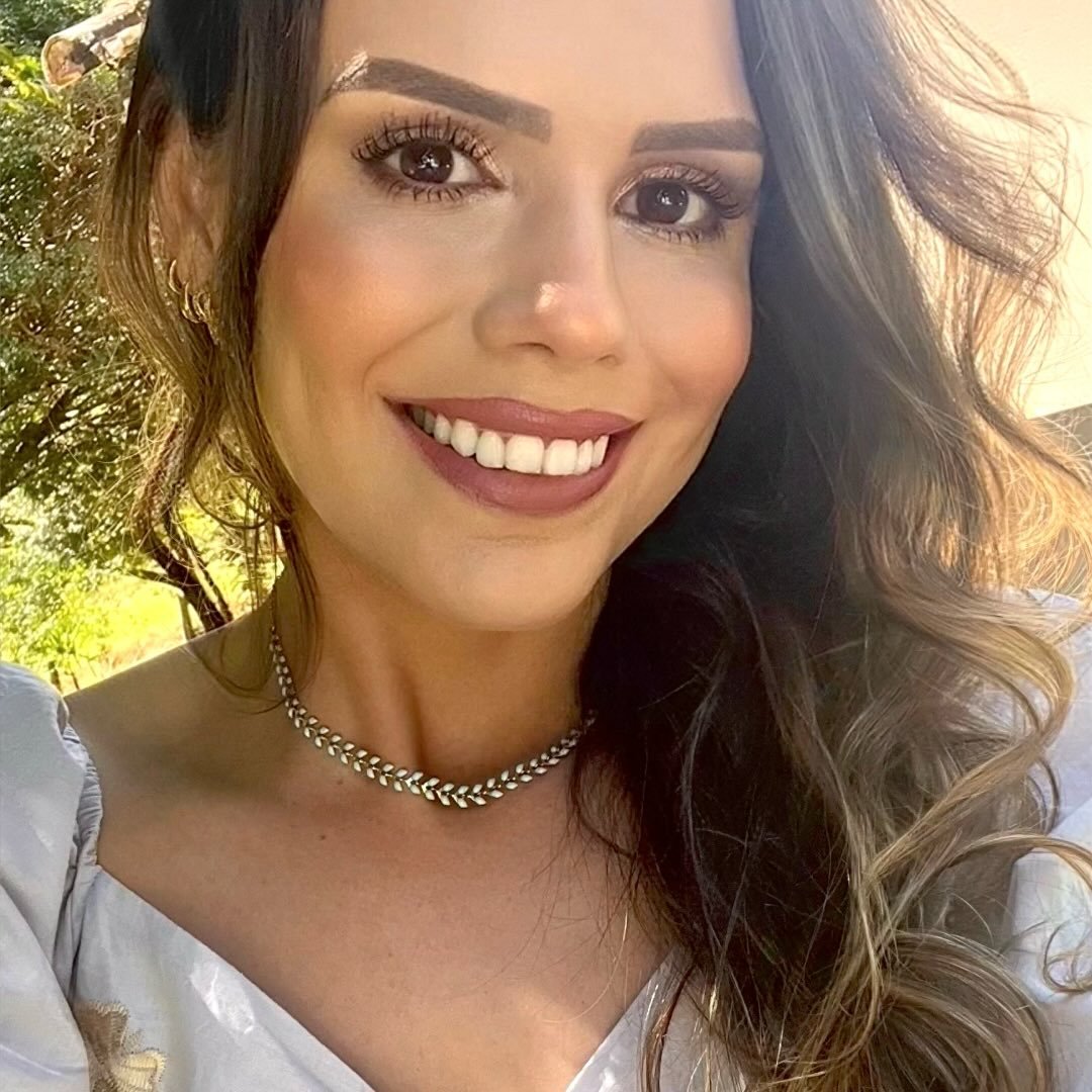 Luciana S.